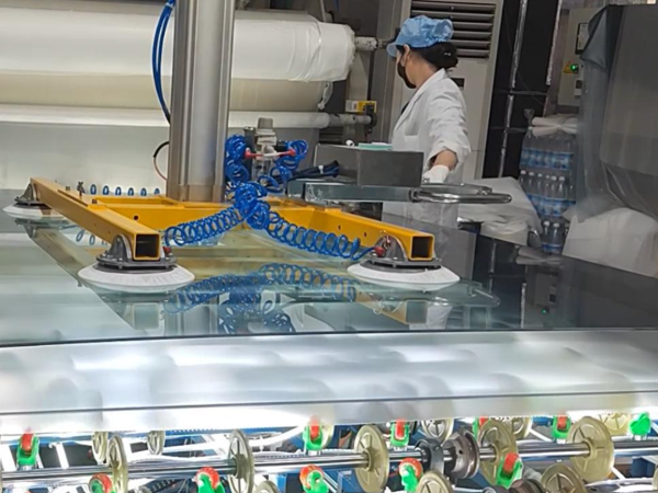 Laminated glass production equipment